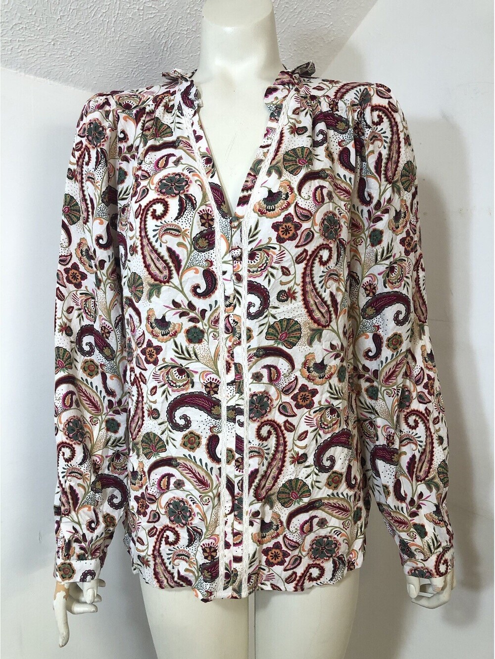 Loft Womens Medium Longsleeved Popover Blouse White Red Green Paisley 3 Button